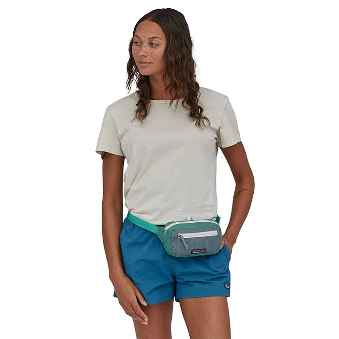 Patagonia Ultralight Black Hole® Mini Hip Pack (1L) - Image 2